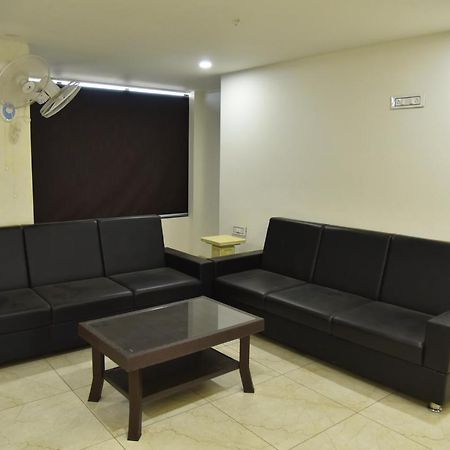 Hotel Savera Inn Morbi Kültér fotó