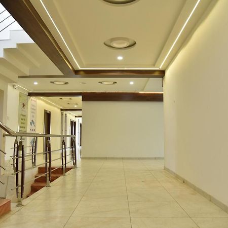 Hotel Savera Inn Morbi Kültér fotó