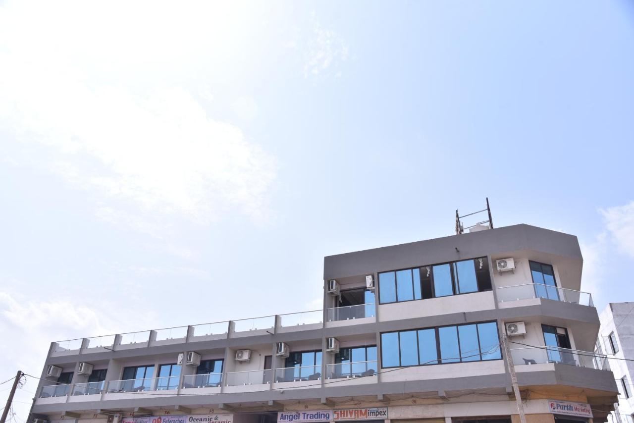 Hotel Savera Inn Morbi Kültér fotó