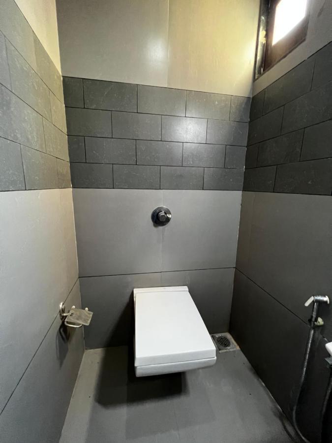 Hotel Savera Inn Morbi Kültér fotó