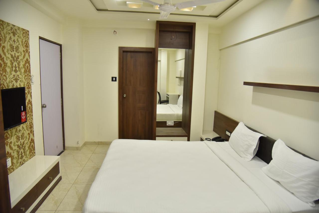 Hotel Savera Inn Morbi Kültér fotó