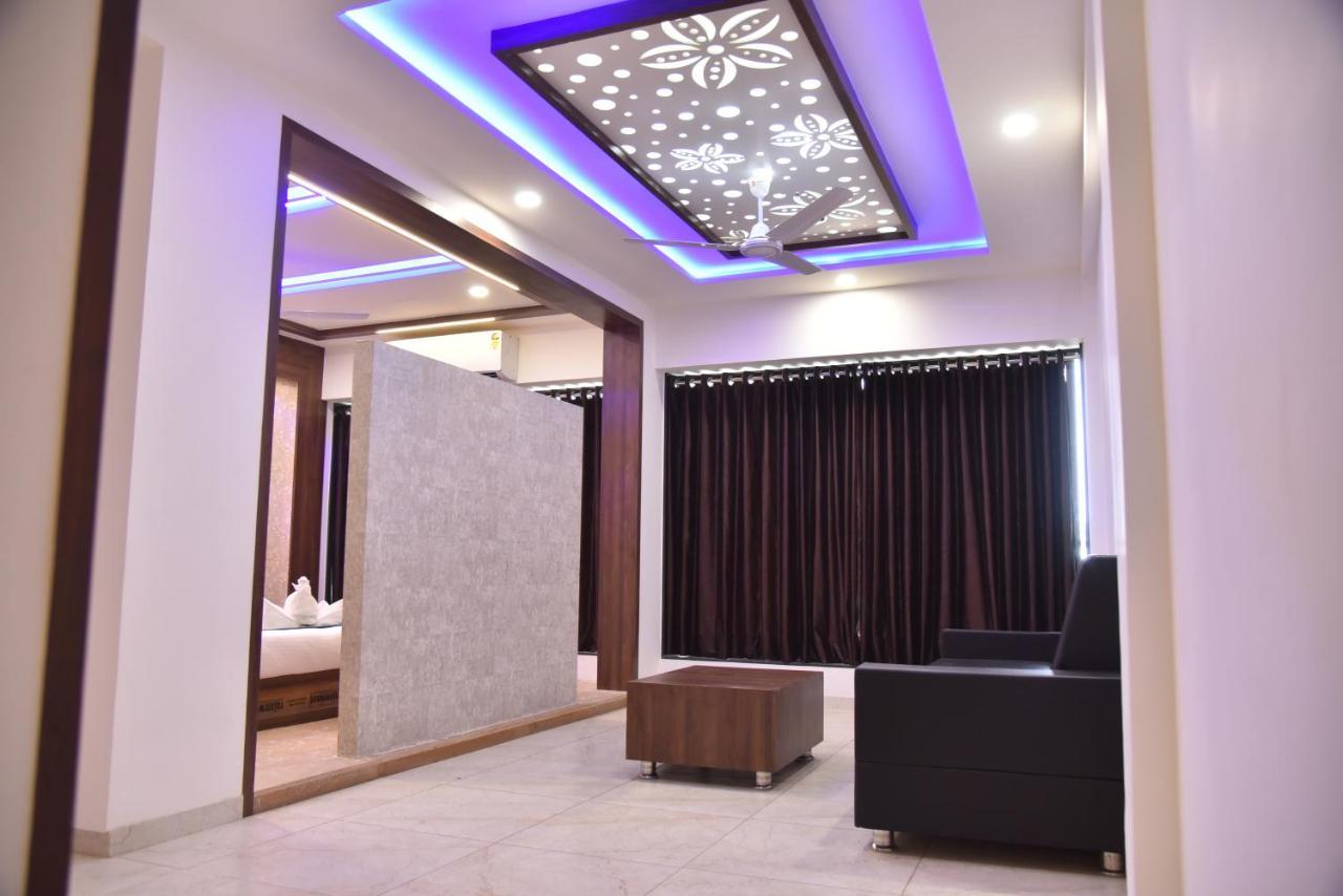 Hotel Savera Inn Morbi Kültér fotó